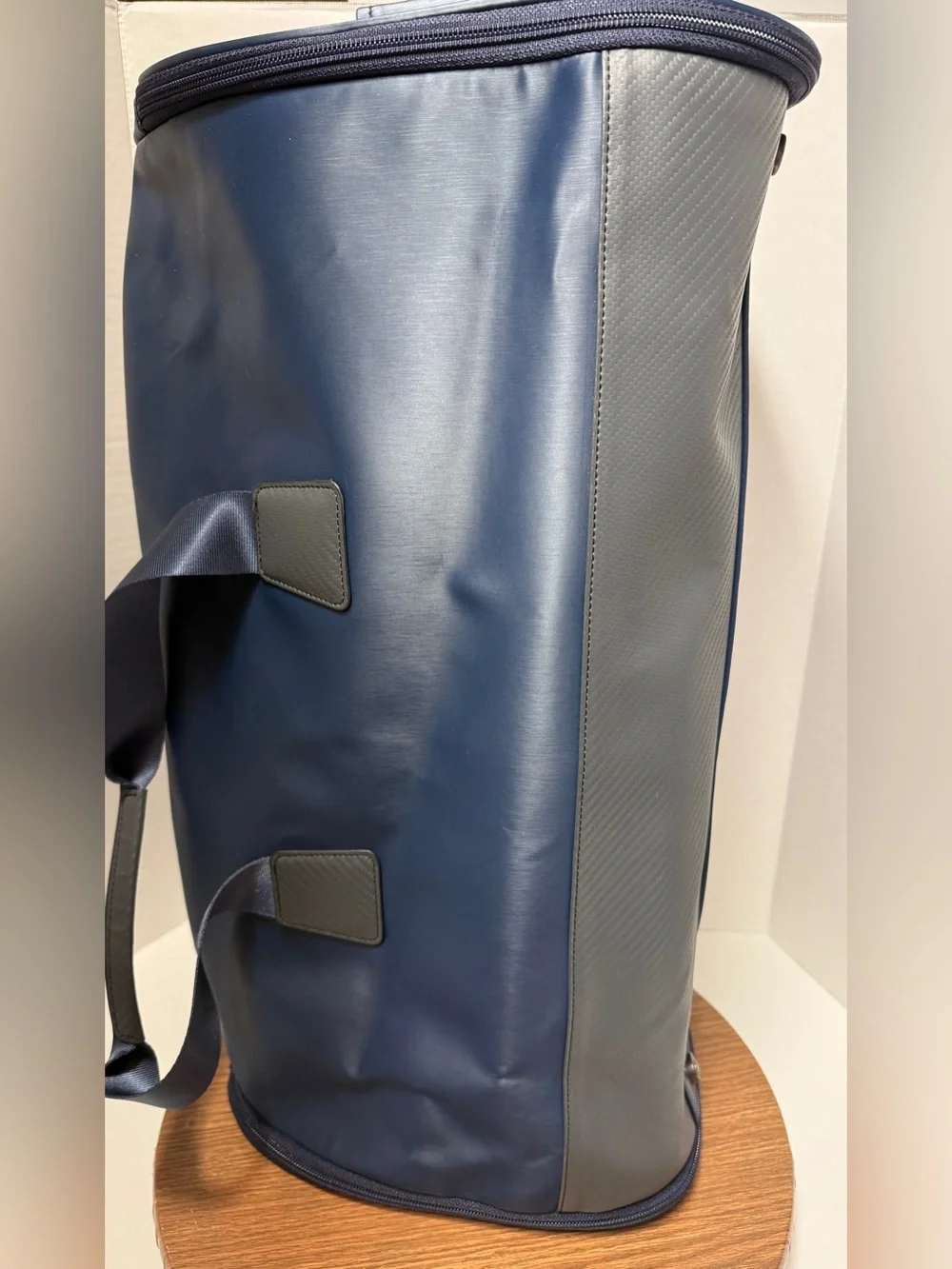 STITCH Navy Ultimate Golf Garment Travel Bag Tote Duffle NWOT Older Model
